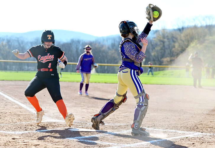 Strohmyer’s offense leads Lady Pirates to softball victory
